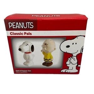 Peanuts Classic Pals Salt & Pepper shaker set